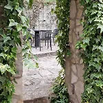 Leon * Mostar